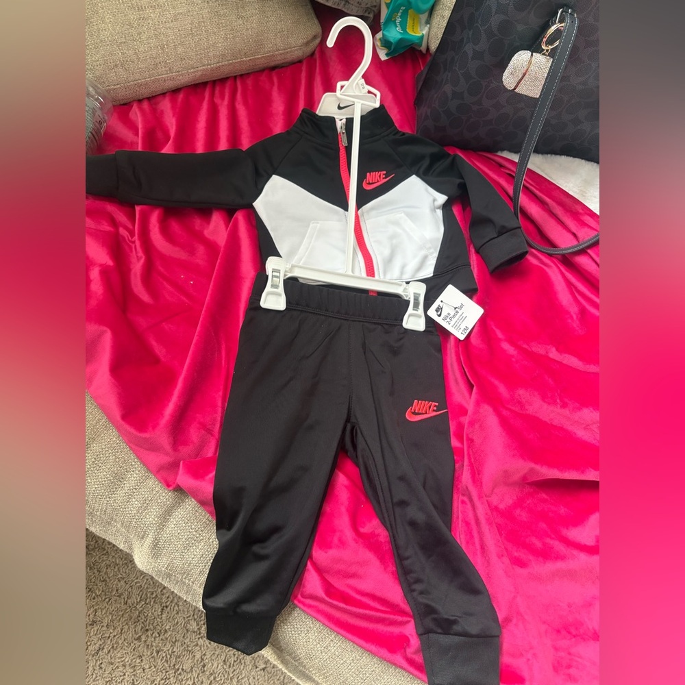 Size 12m baby girl Nike outfit